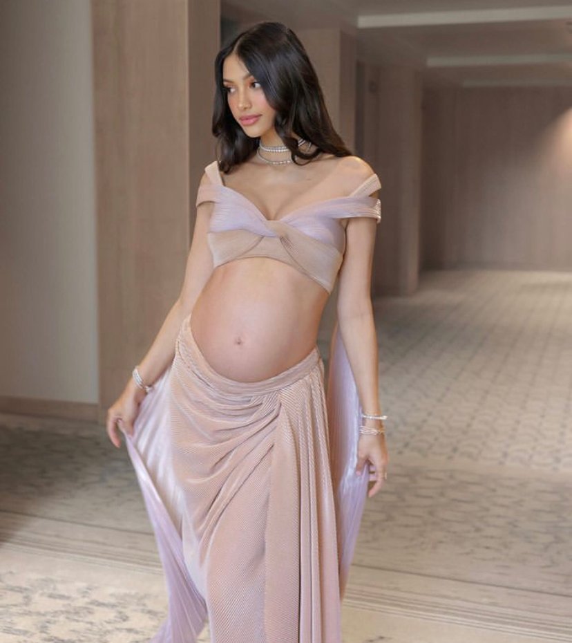 Alanna Panday Flaunts Her Baby Bump At The Tribe Launch